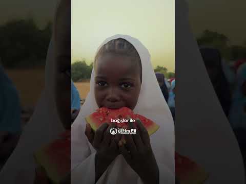 WE SET UP A VILLAGE IFTAR TABLE IN AFRICA