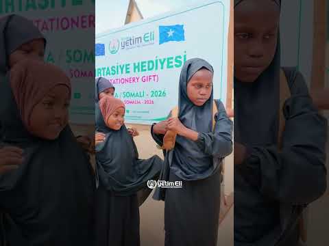 WIR HABEN IN SOMALIA SCHULMATERIAL VERSCHENKT